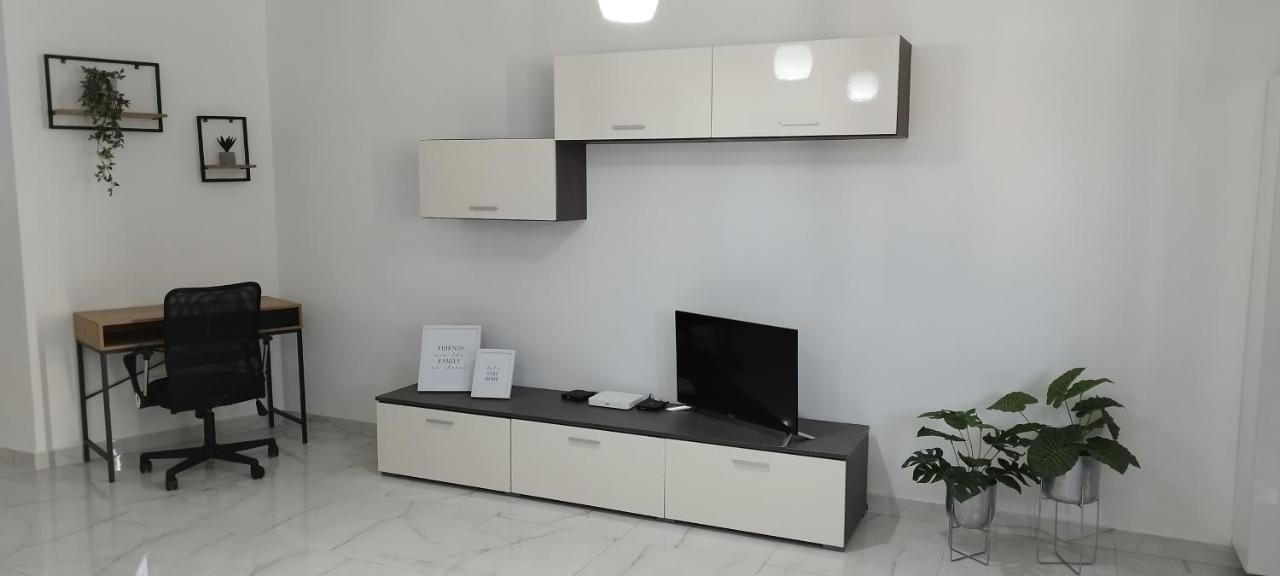 Large And Modern Apartment In The Centre Of Malta Mosta Bagian luar foto
